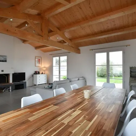 Charmante Maison Avec Jardin, A Proximite Du Centre Des Portes-en-re, 3 Chambres, Wifi Ferienhaus