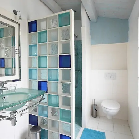 Charmante Maison Avec Jardin, A Proximite Du Centre Des Portes-en-re, 3 Chambres, Wifi Ferienhaus *