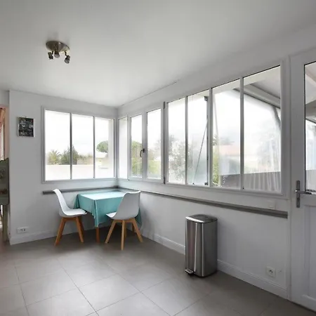 Charmante Maison Avec Jardin, A Proximite Du Centre Des Portes-en-re, 3 Chambres, Wifi