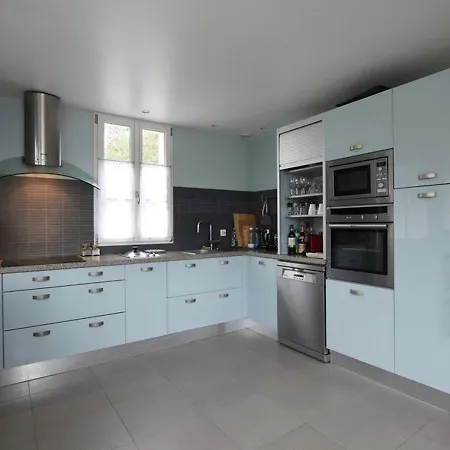 Charmante Maison Avec Jardin, A Proximite Du Centre Des Portes-en-re, 3 Chambres, Wifi